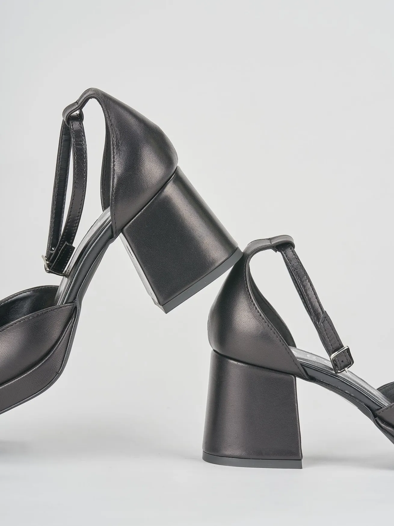 Bebe' tacco 5 cm nero pelle