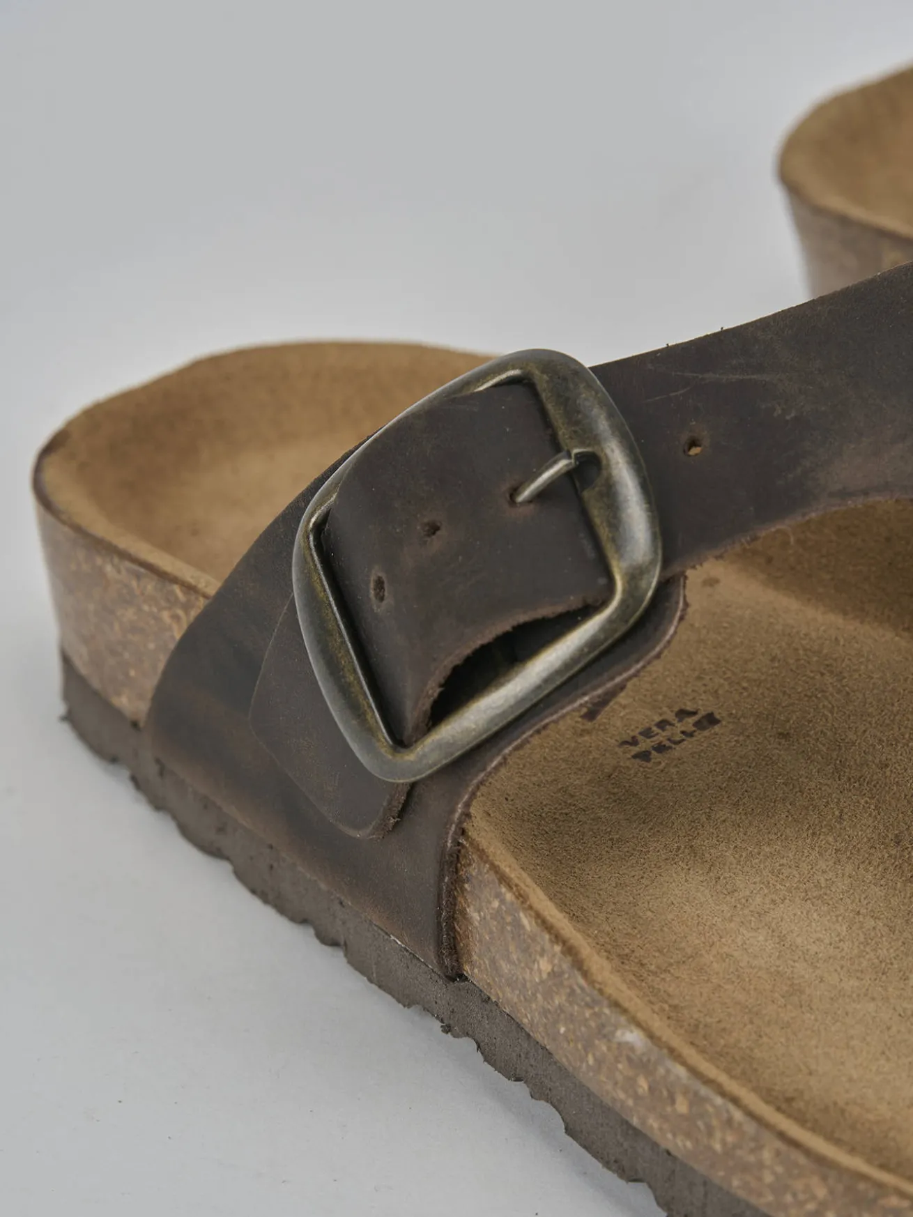 Ciabatta infradito tacco 1 cm testa nabuk