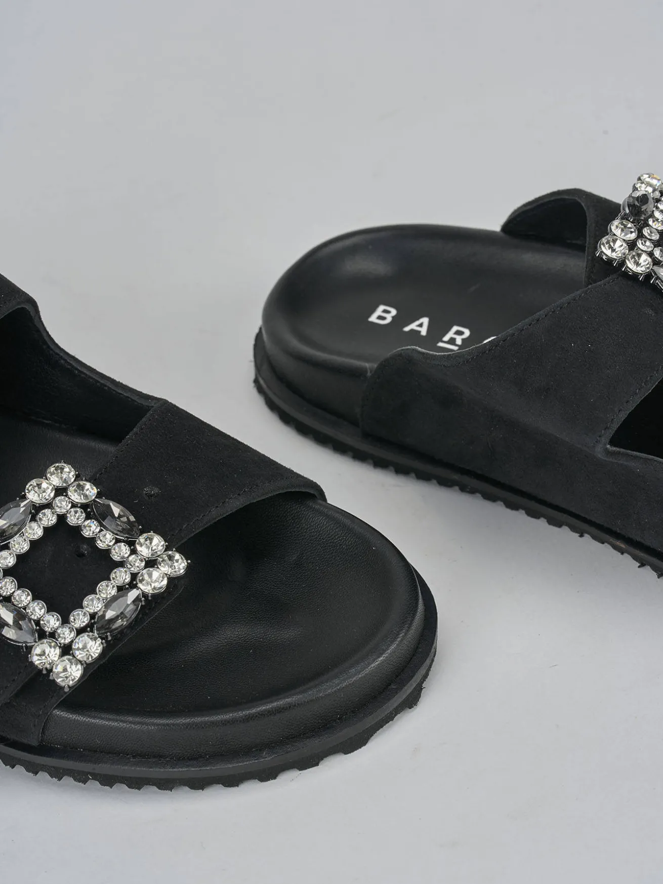 Ciabatte tacco 1cm camoscio nero