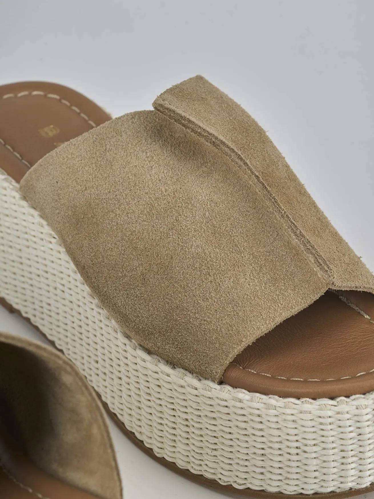 Ciabatte tacco 7cm camoscio beige