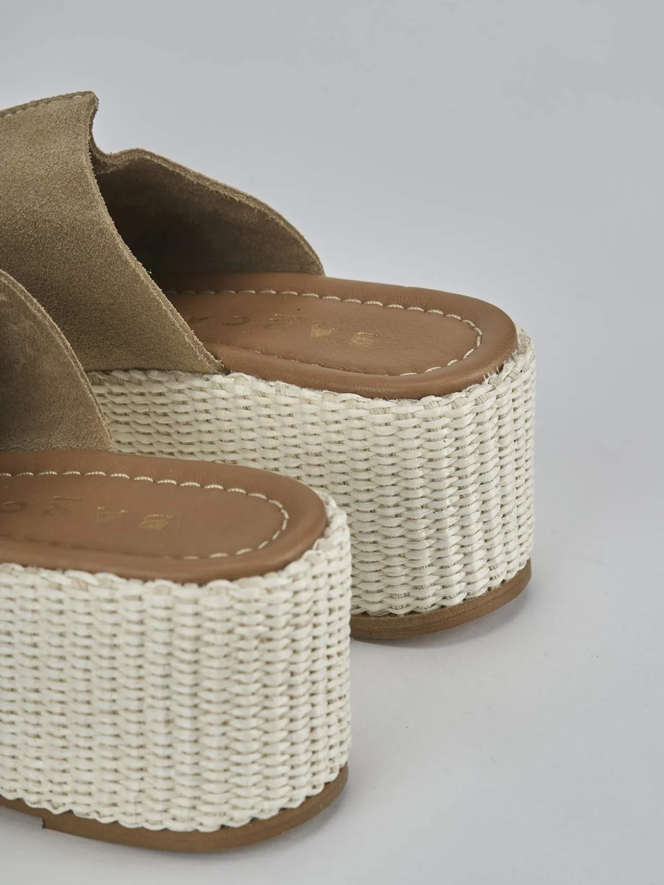 Ciabatte tacco 7cm camoscio beige