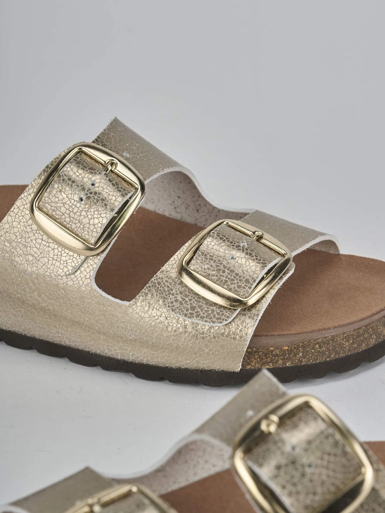 Ciabatte tacco 1cm laminato oro