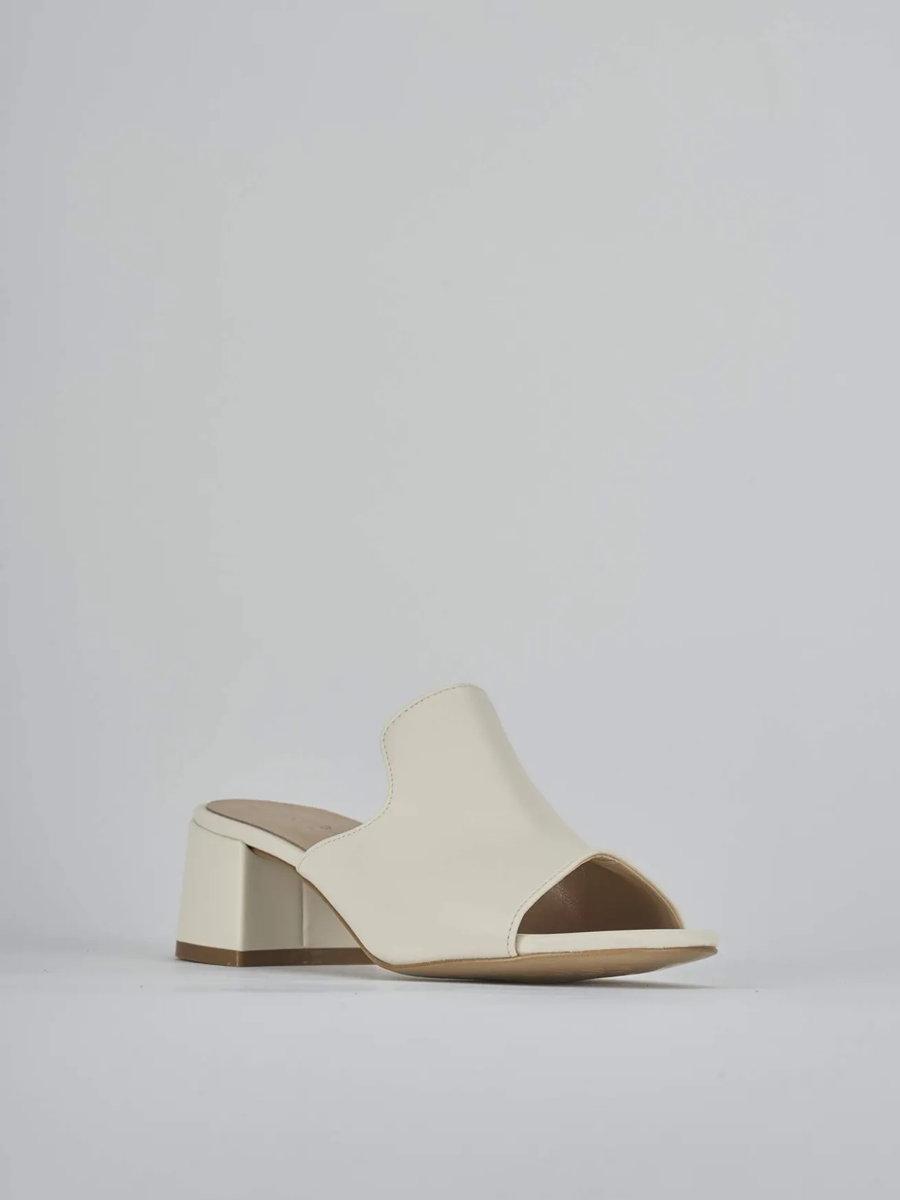 Ciabatte tacco 5cm pelle beige