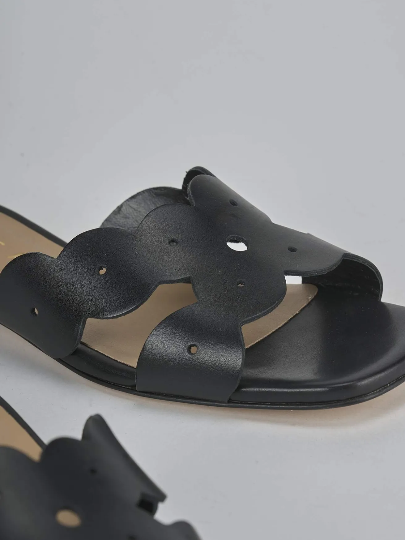 Ciabatte tacco 1cm pelle nero