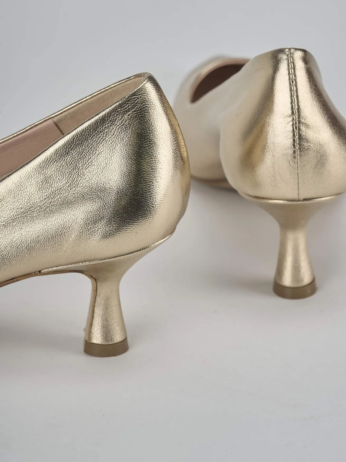 Décolleté tacco 5cm laminato oro