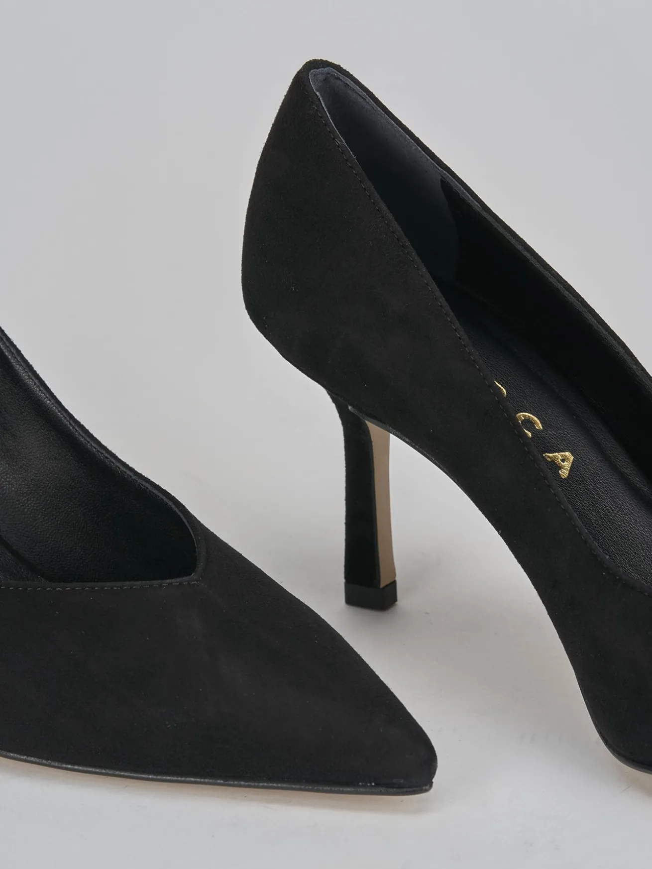 Decoltè tacco 7 cm nero camoscio