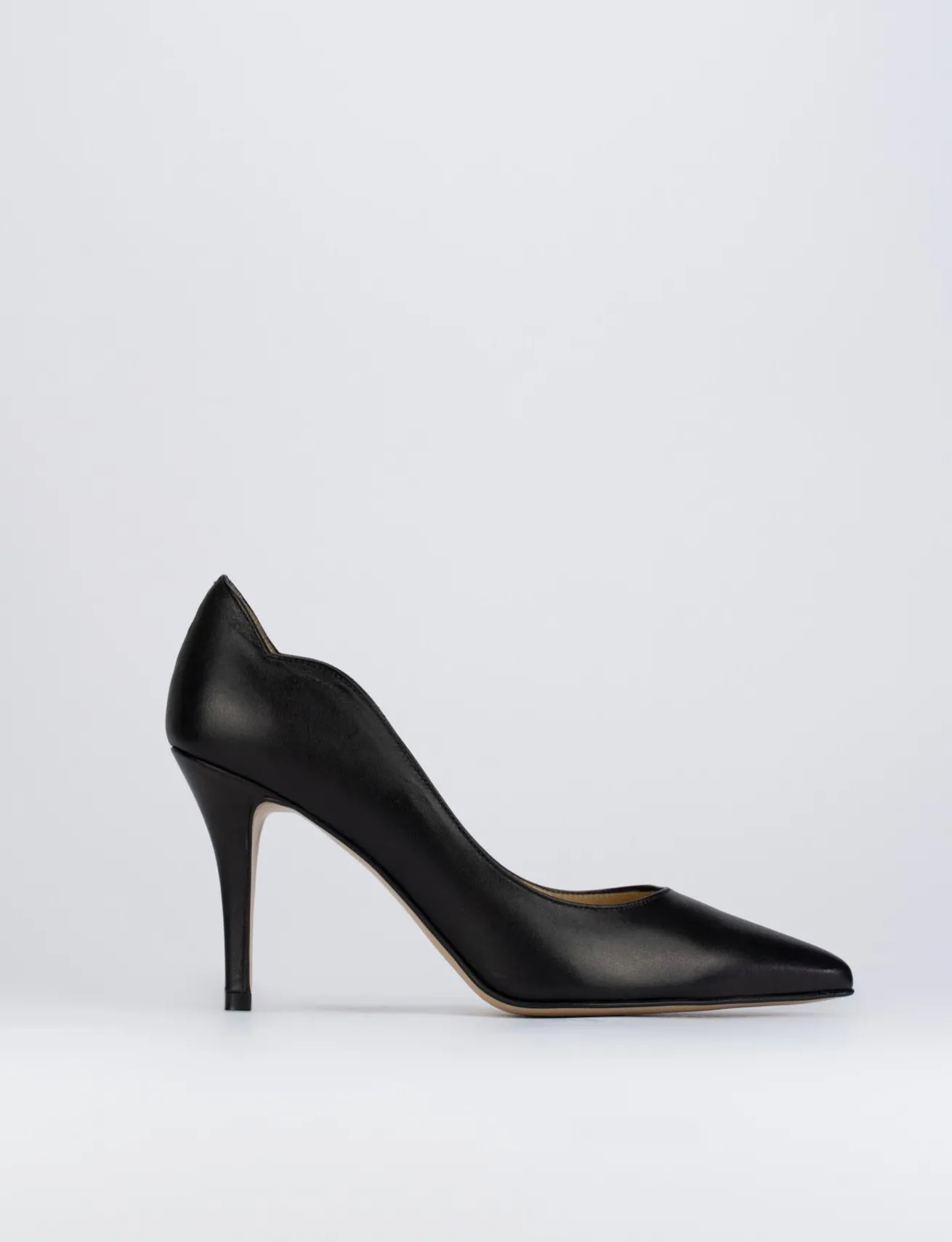 Decolte' tacco 7 cm nero pelle