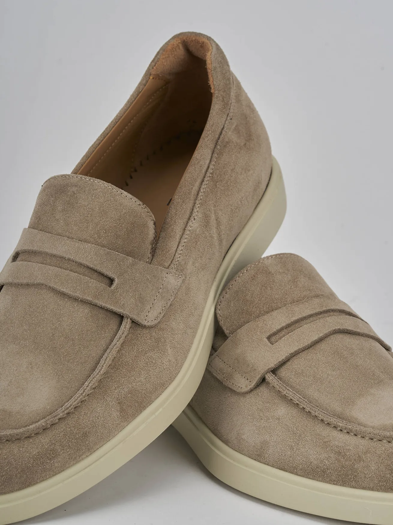 Mocassini camoscio beige