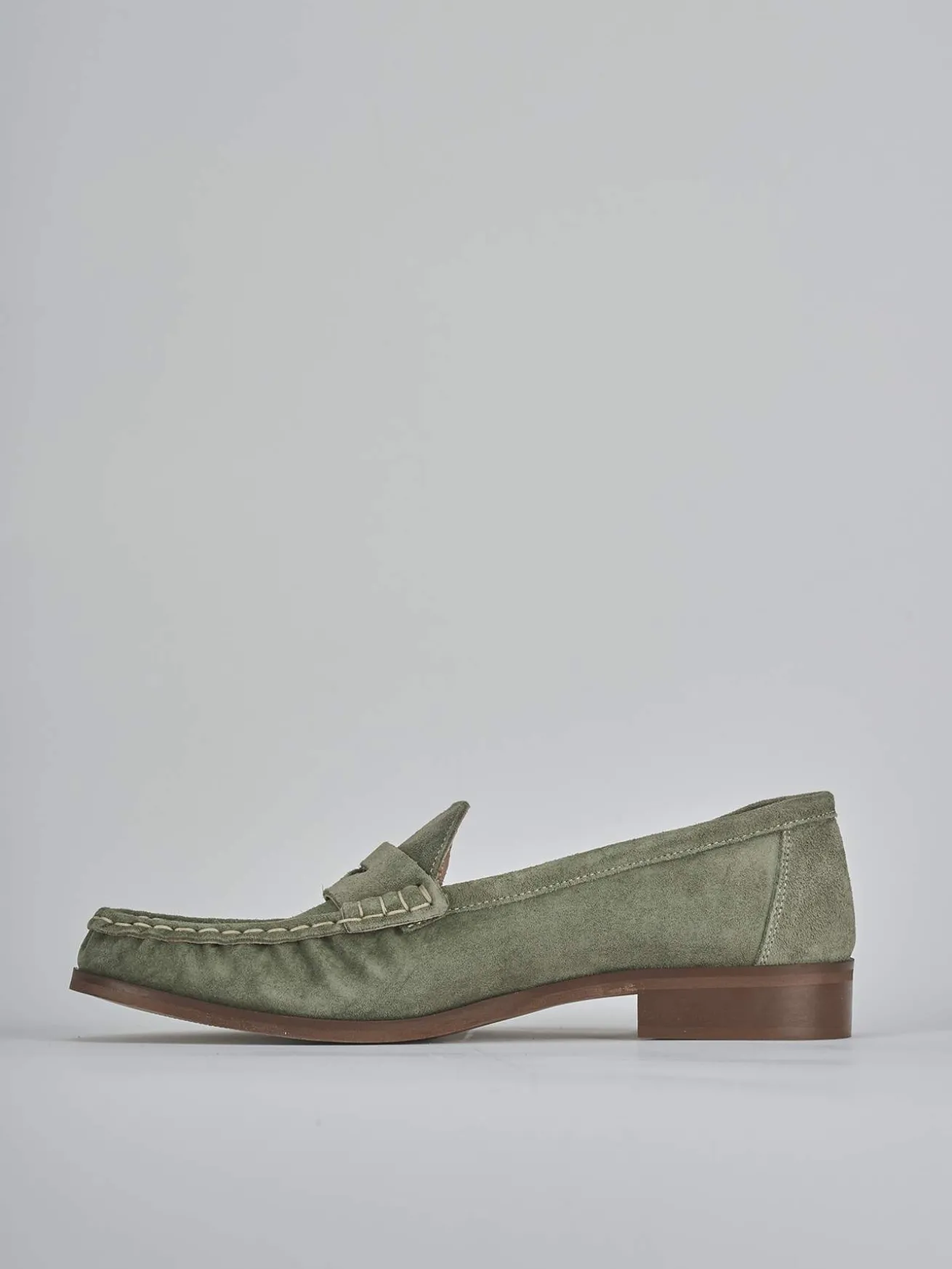 Mocassini tacco 1cm camoscio verde
