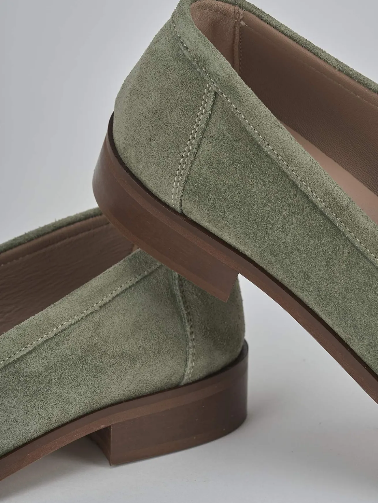 Mocassini tacco 1cm camoscio verde