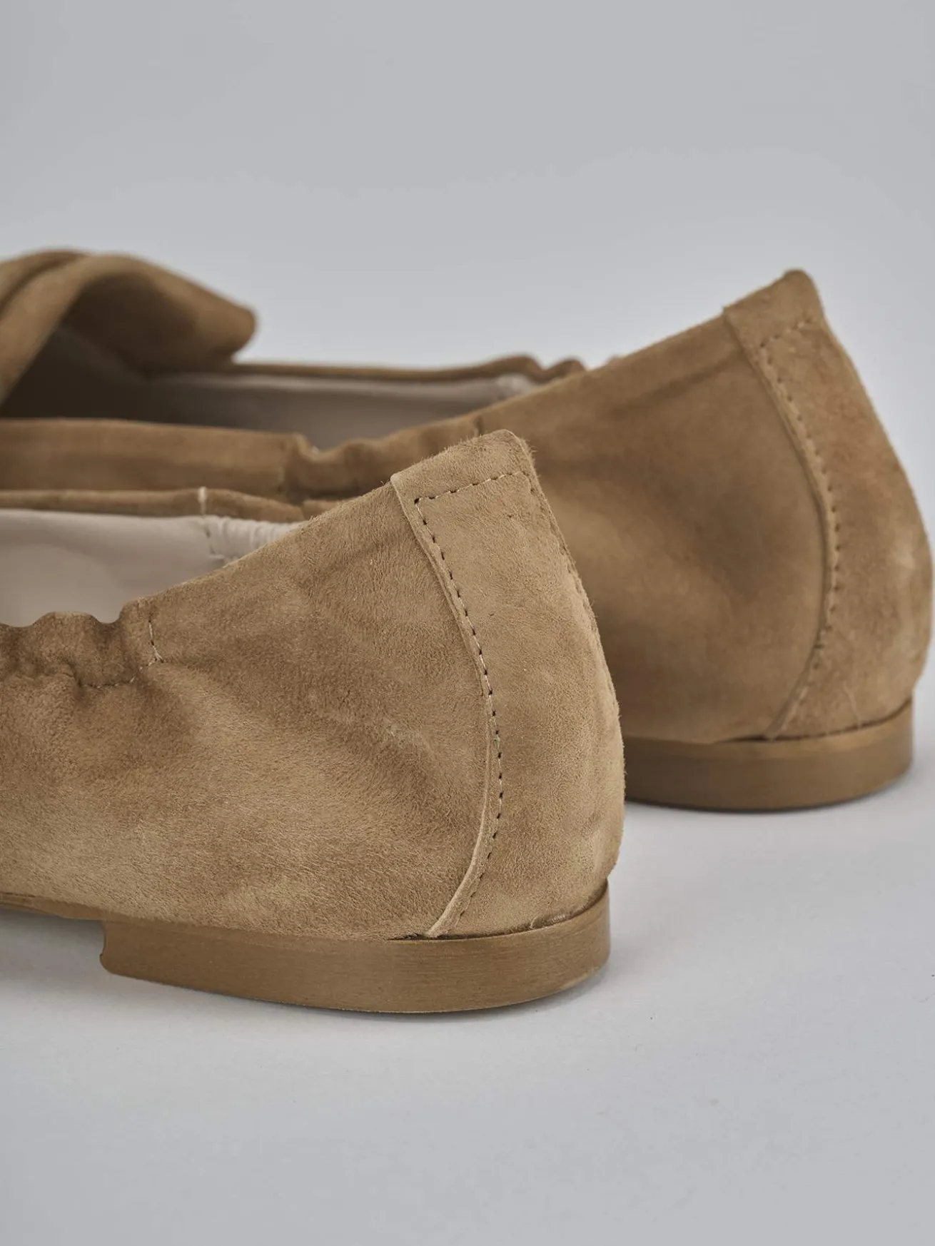 Mocassini tacco 1cm camoscio marrone