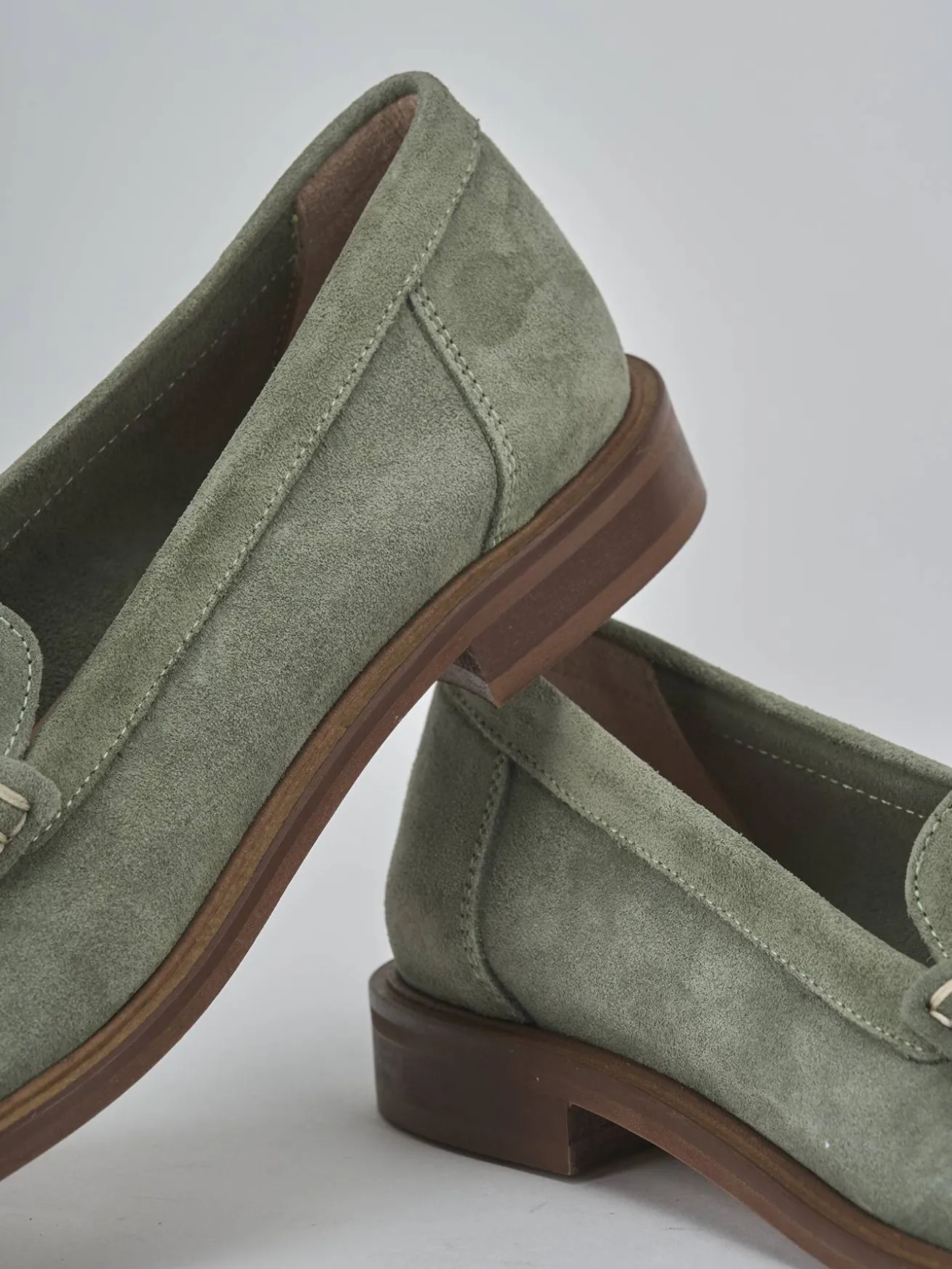 Mocassini tacco 1cm camoscio verde