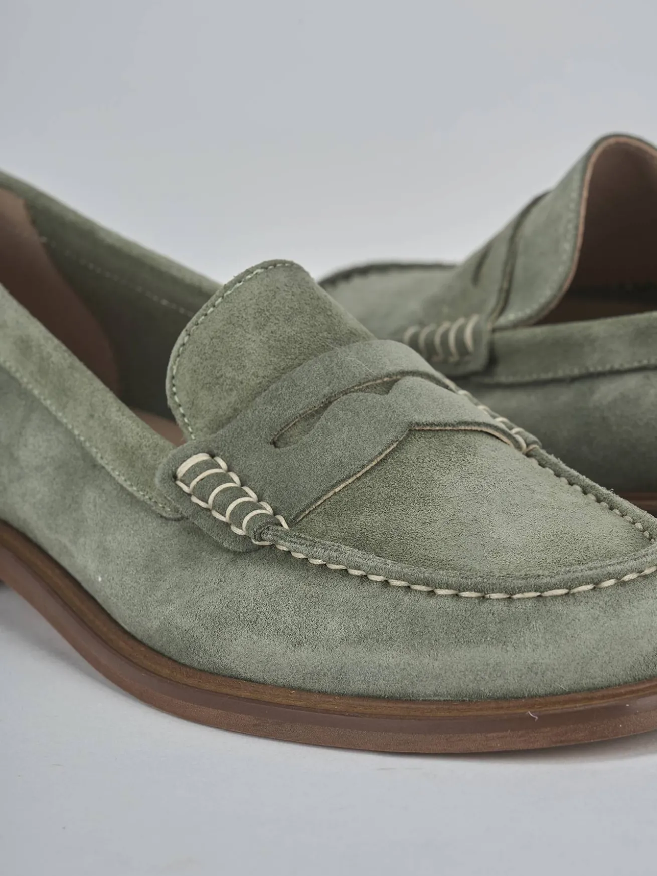 Mocassini tacco 1cm camoscio verde