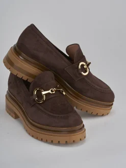 Mocassini tacco 3cm camoscio testa