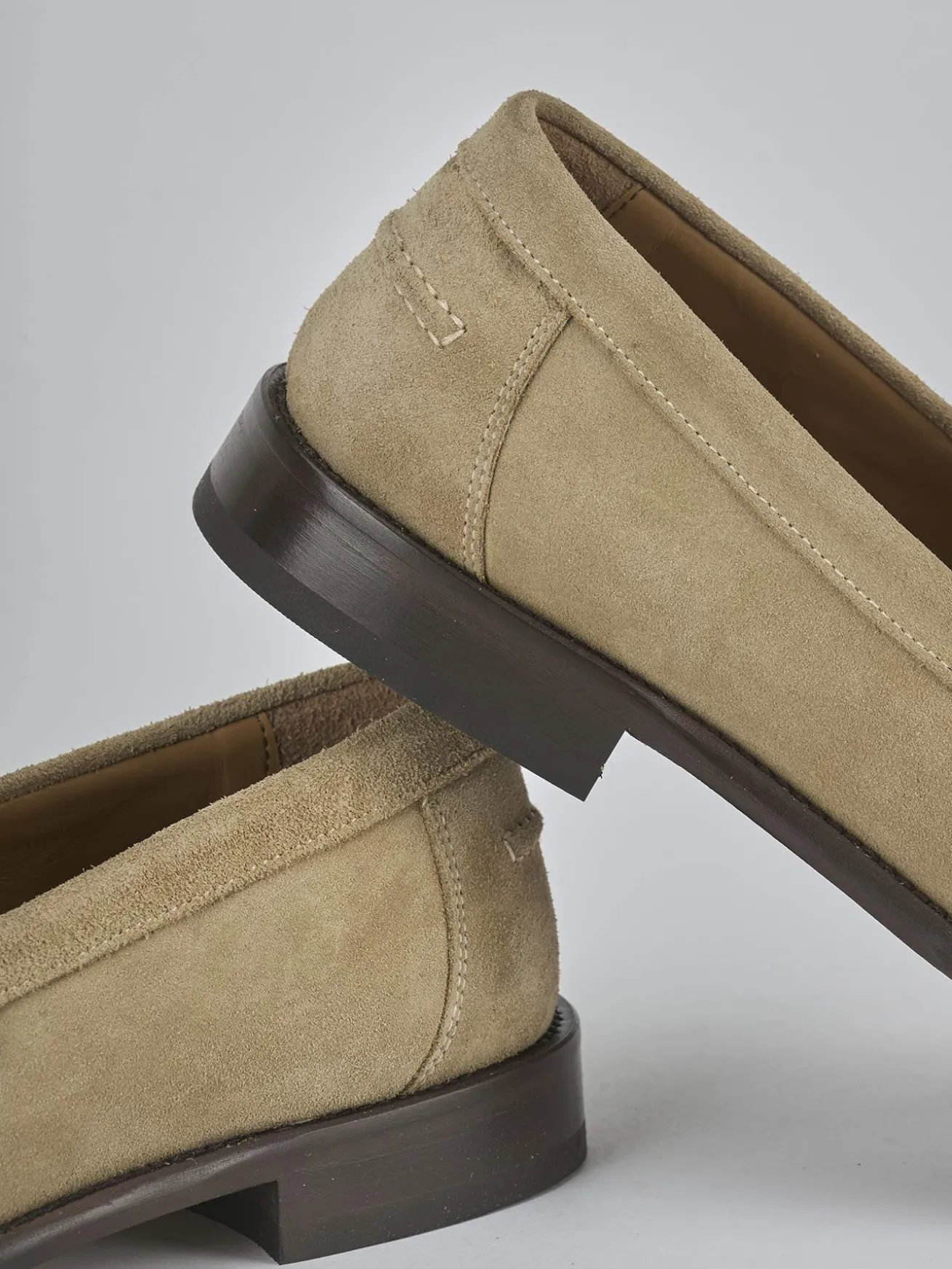 Mocassini tacco 1cm camoscio beige