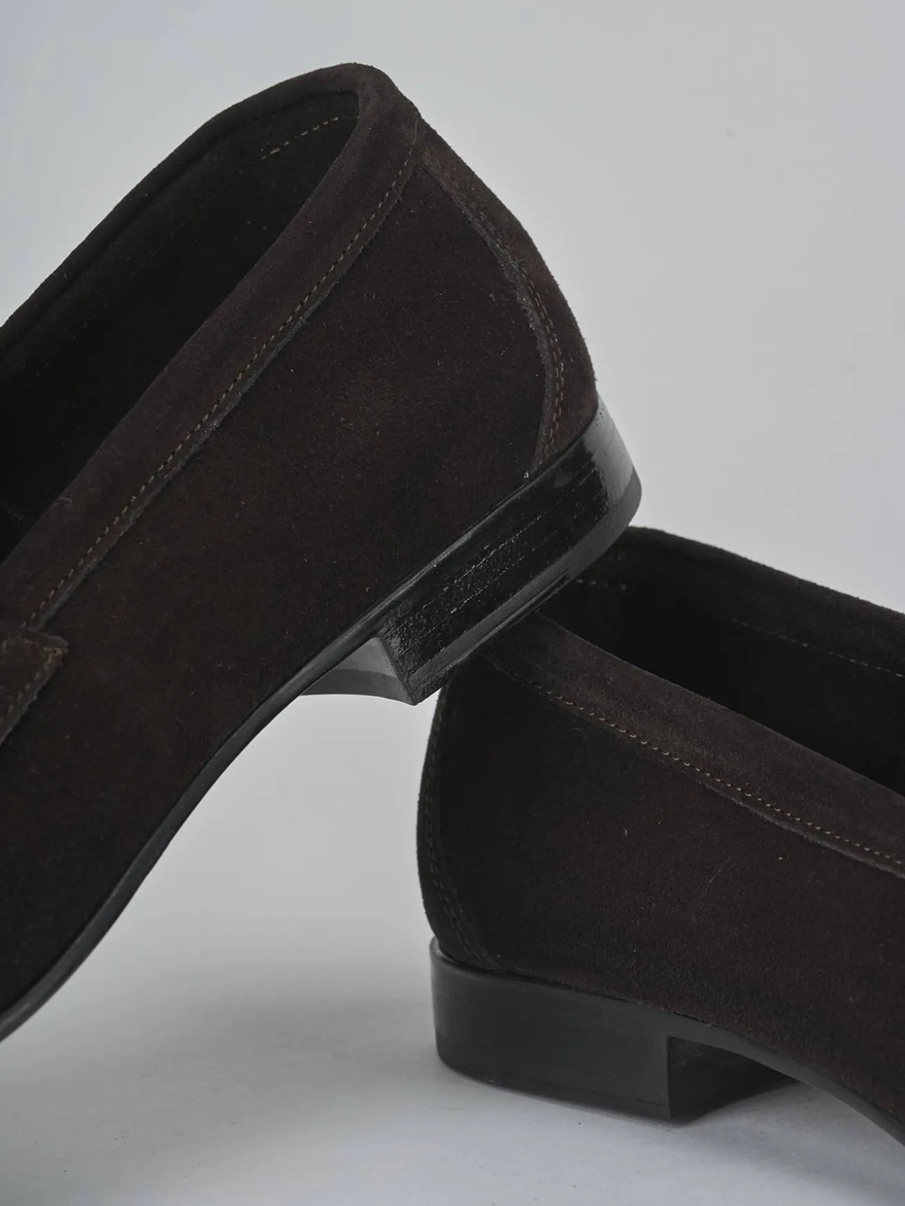 Mocassini tacco 1cm camoscio testa