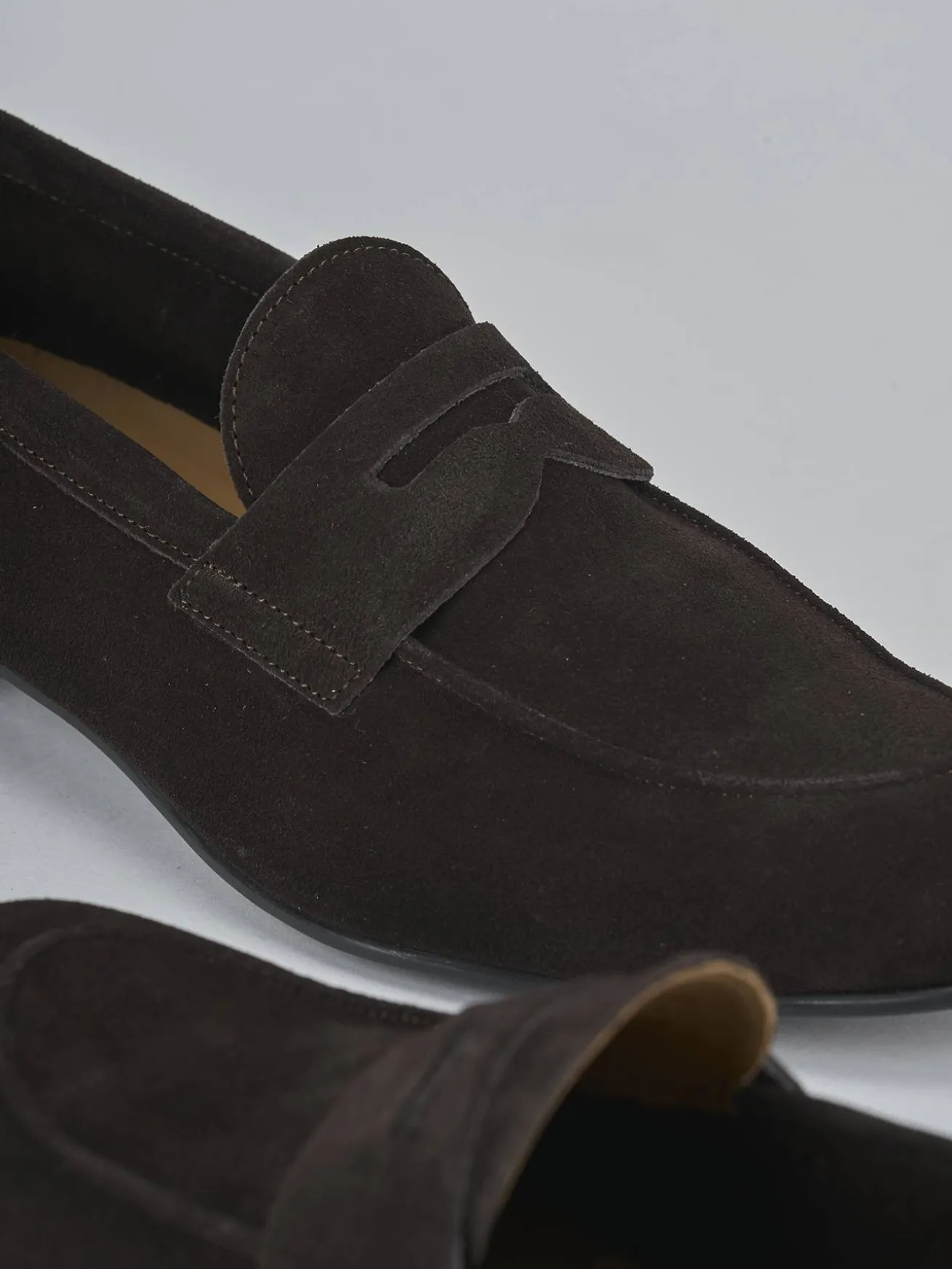 Mocassini tacco 1cm camoscio testa