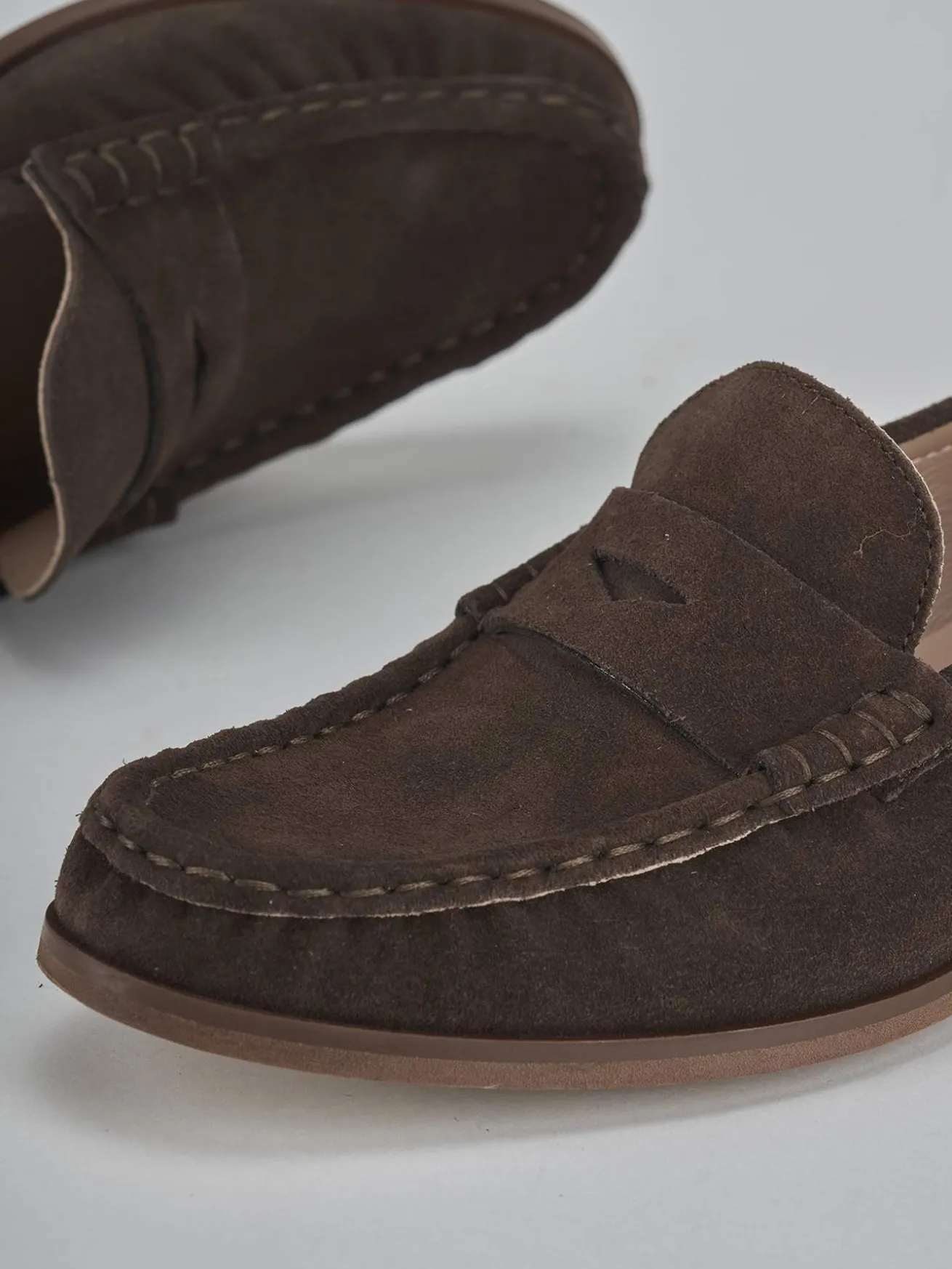 Mocassini tacco 1cm camoscio testa