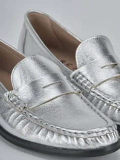 Mocassini tacco 1cm laminato argento