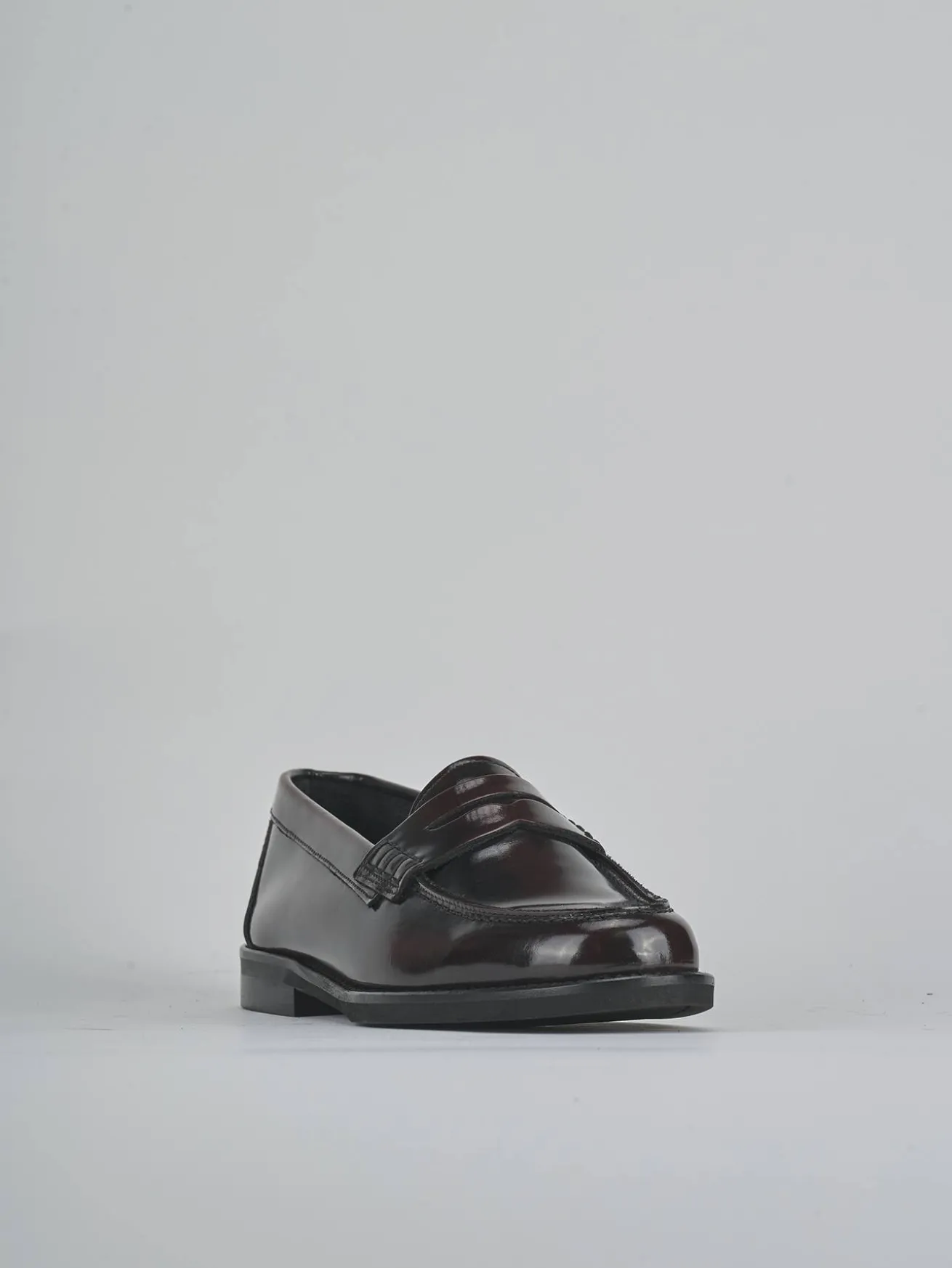 Mocassini tacco 1cm pelle bordo'