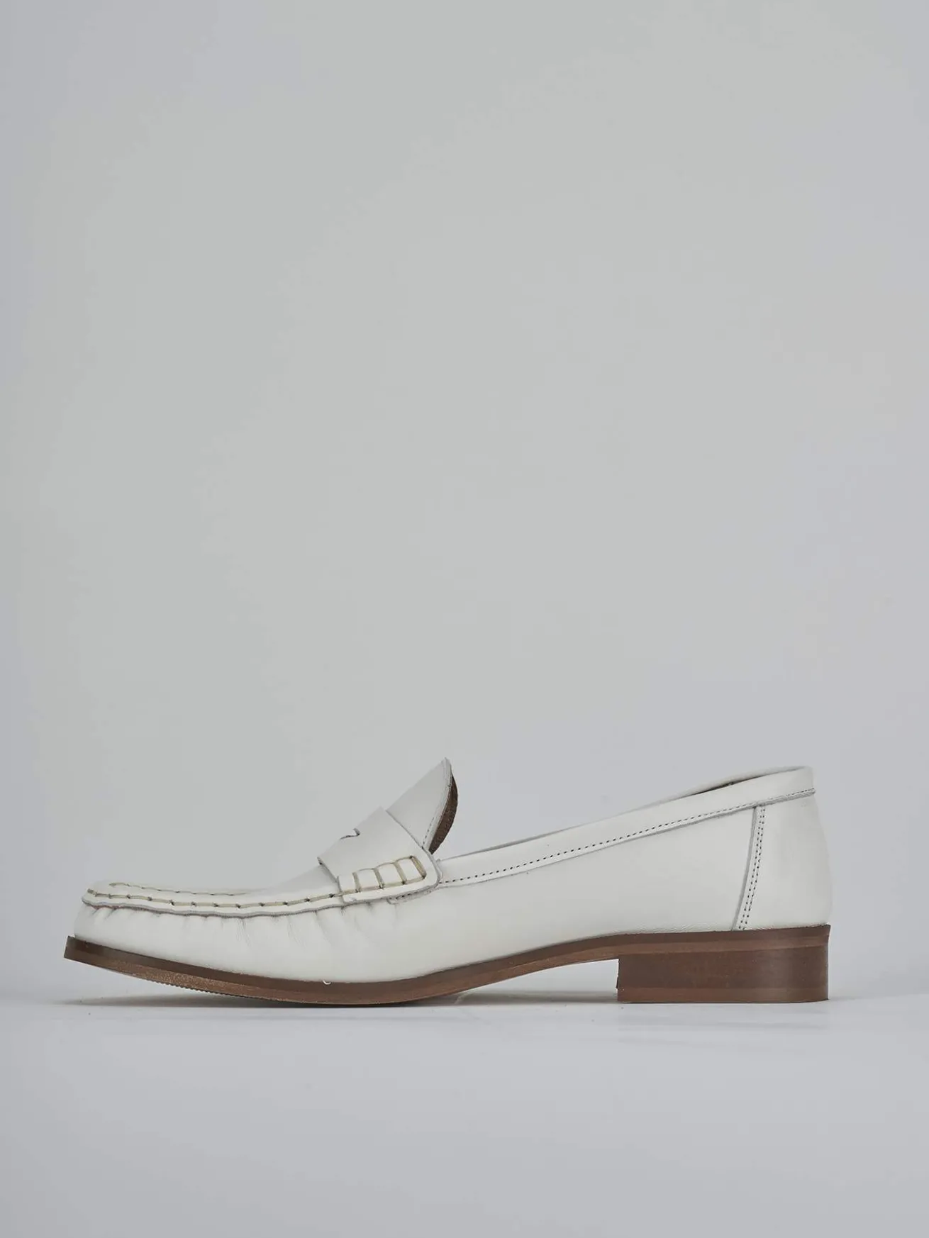 Mocassini tacco 1cm pelle bianco