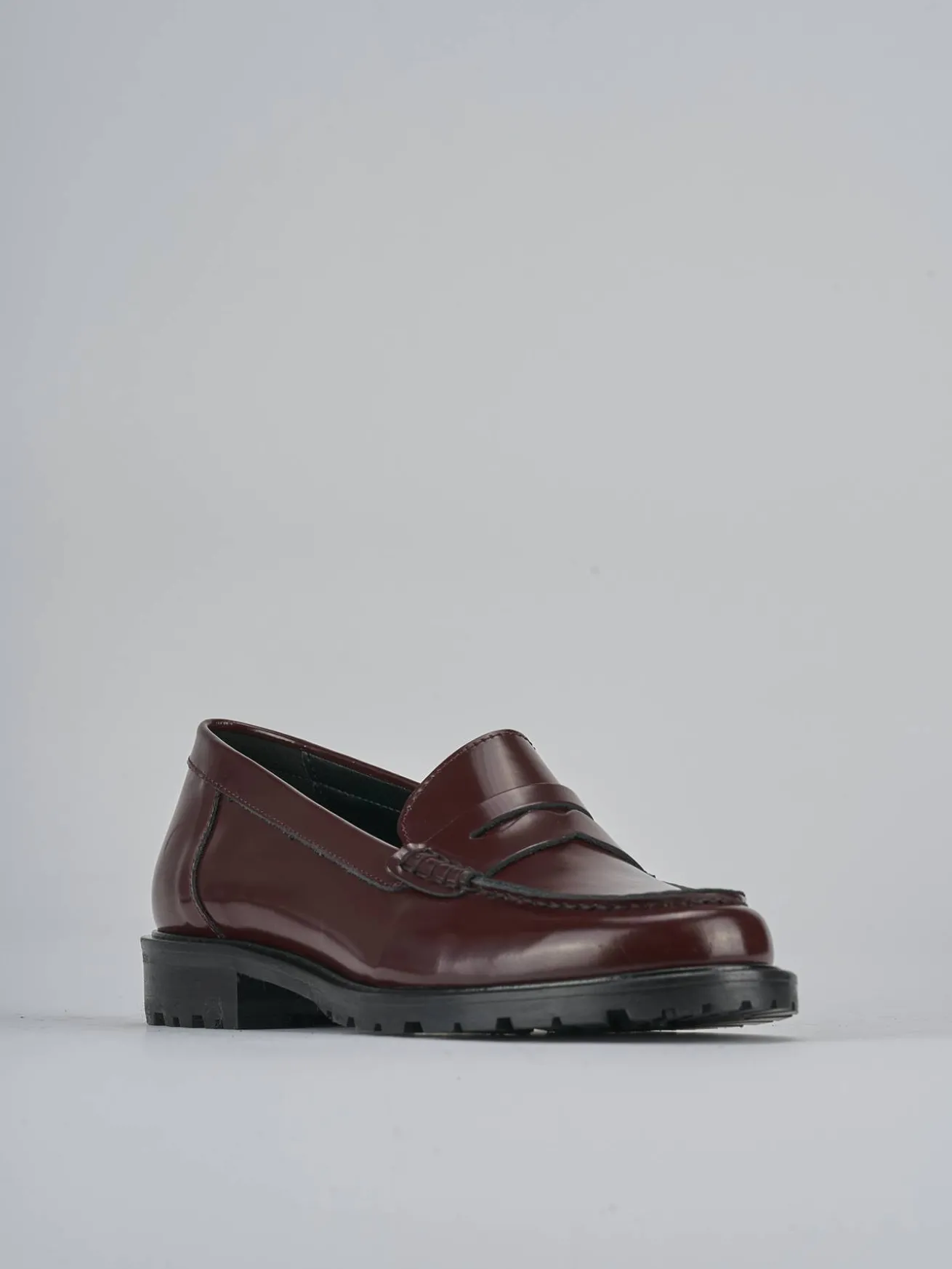 Mocassini tacco 3cm pelle bordo'