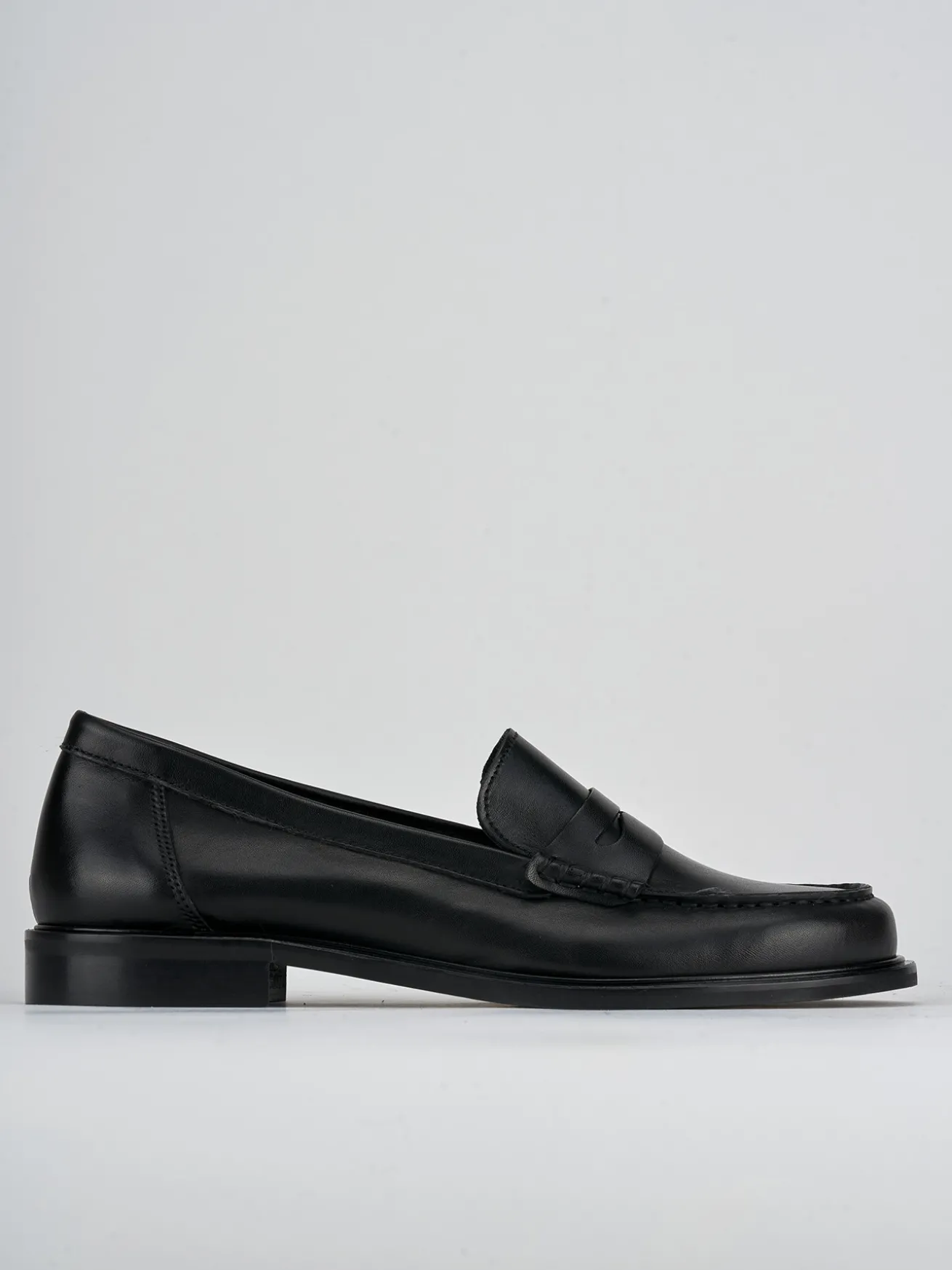 Mocassini tacco 2cm pelle nero