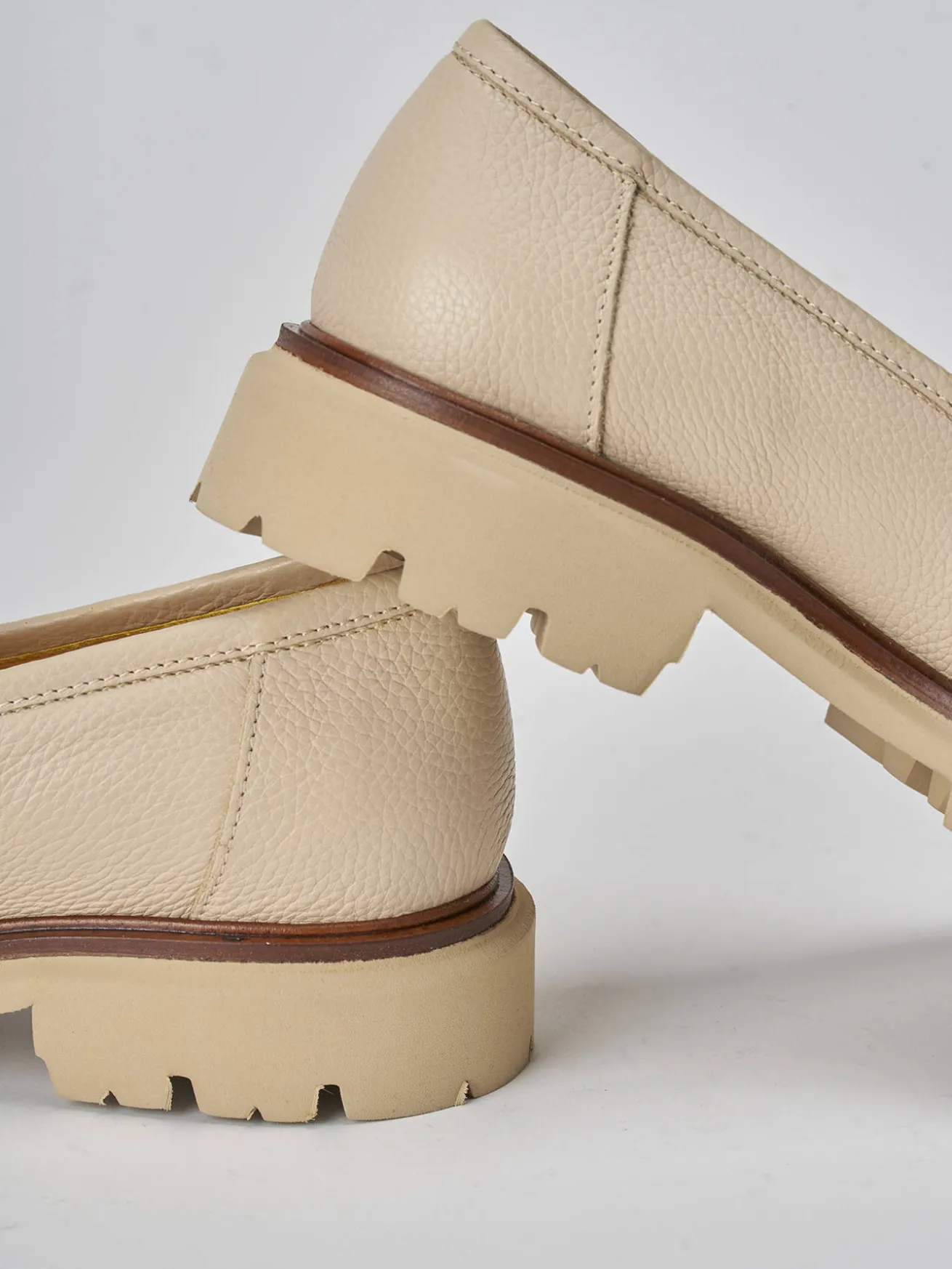 Mocassini tacco 2cm pelle marrone