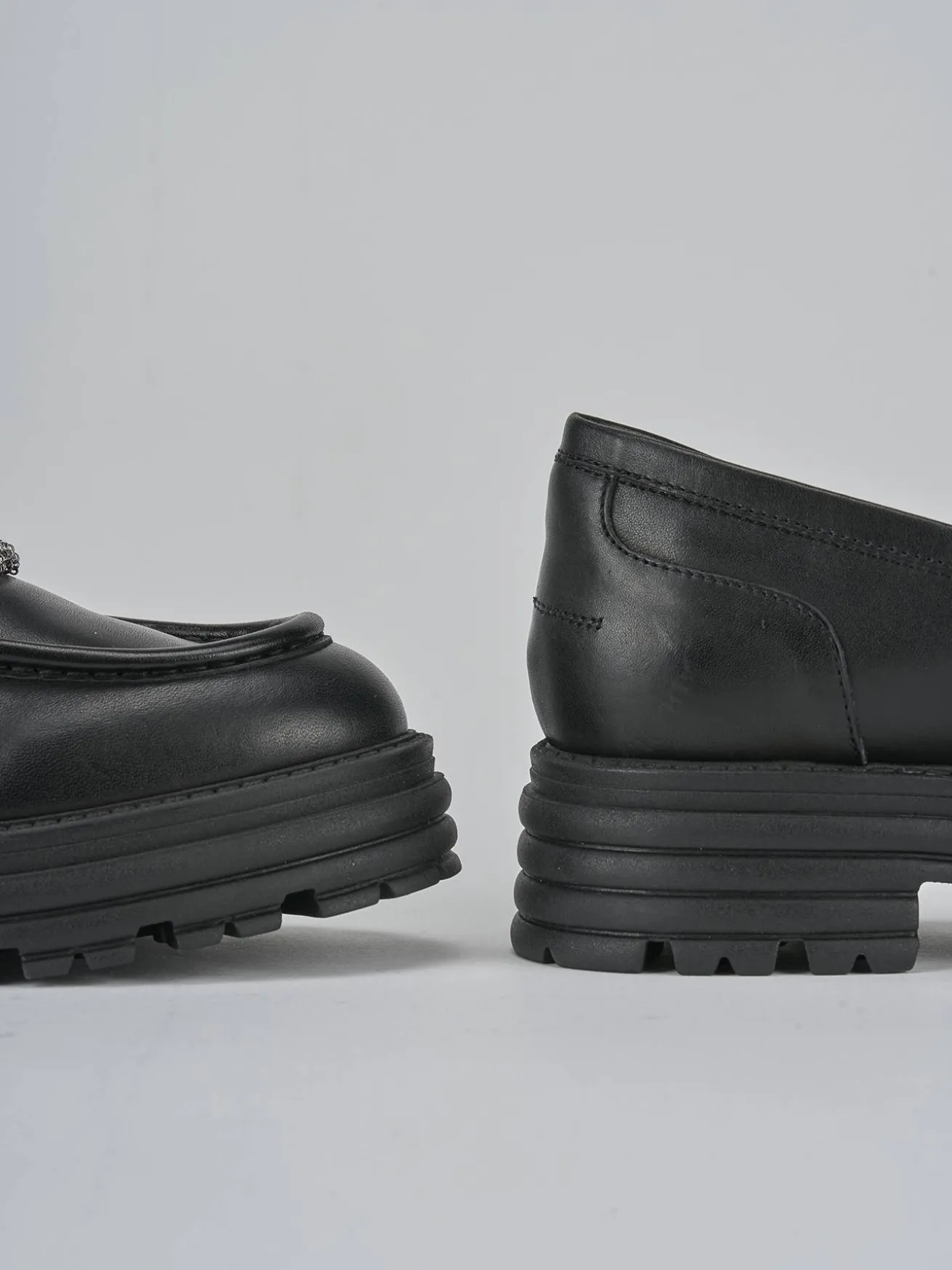 Mocassini tacco 2cm pelle nero