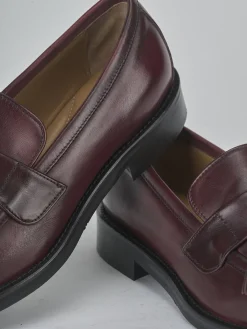 Mocassini tacco 2cm pelle bordo'