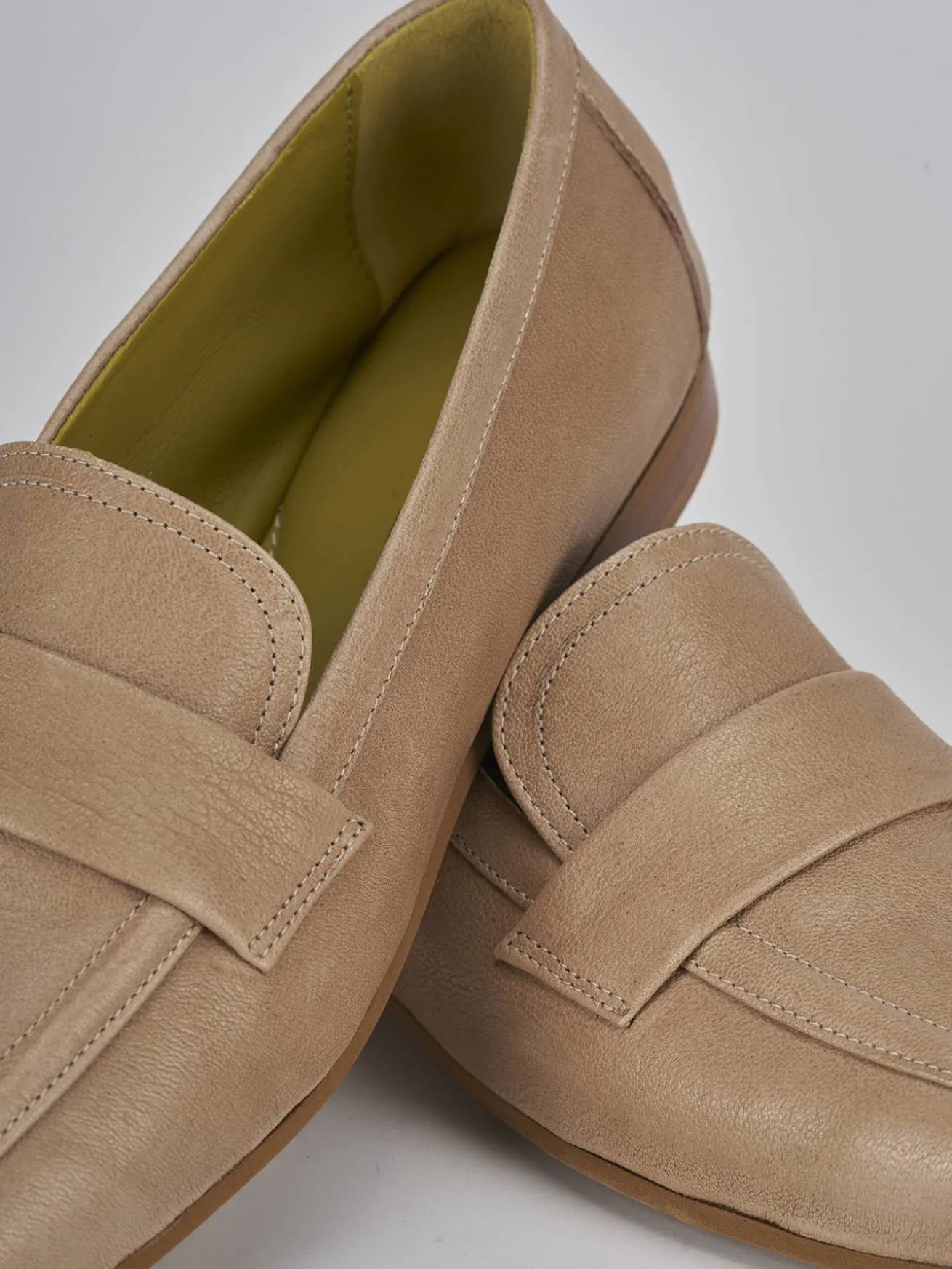 Mocassini tacco 1cm pelle beige