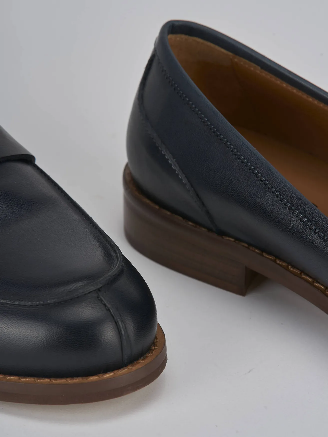 Mocassini tacco 1cm pelle blu