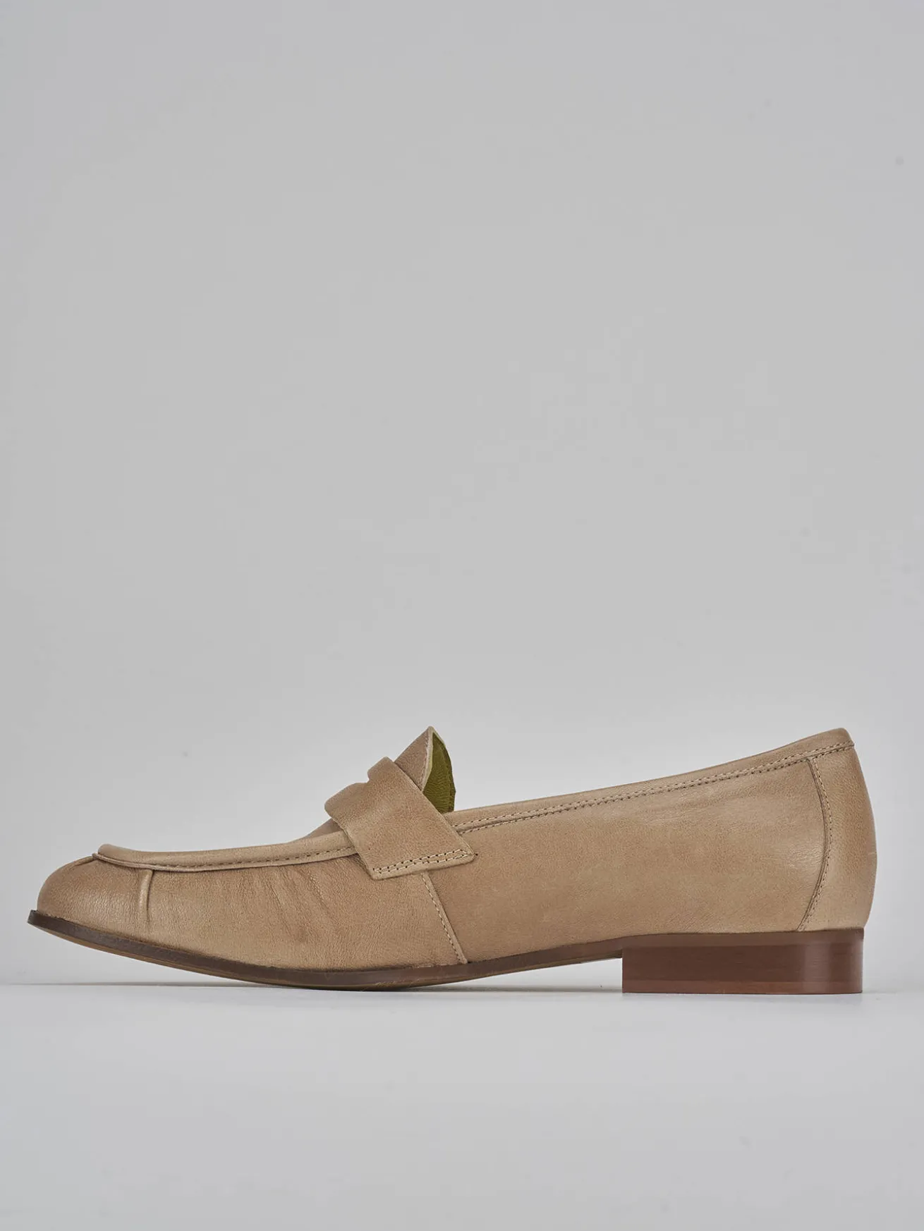 Mocassini tacco 1cm pelle beige