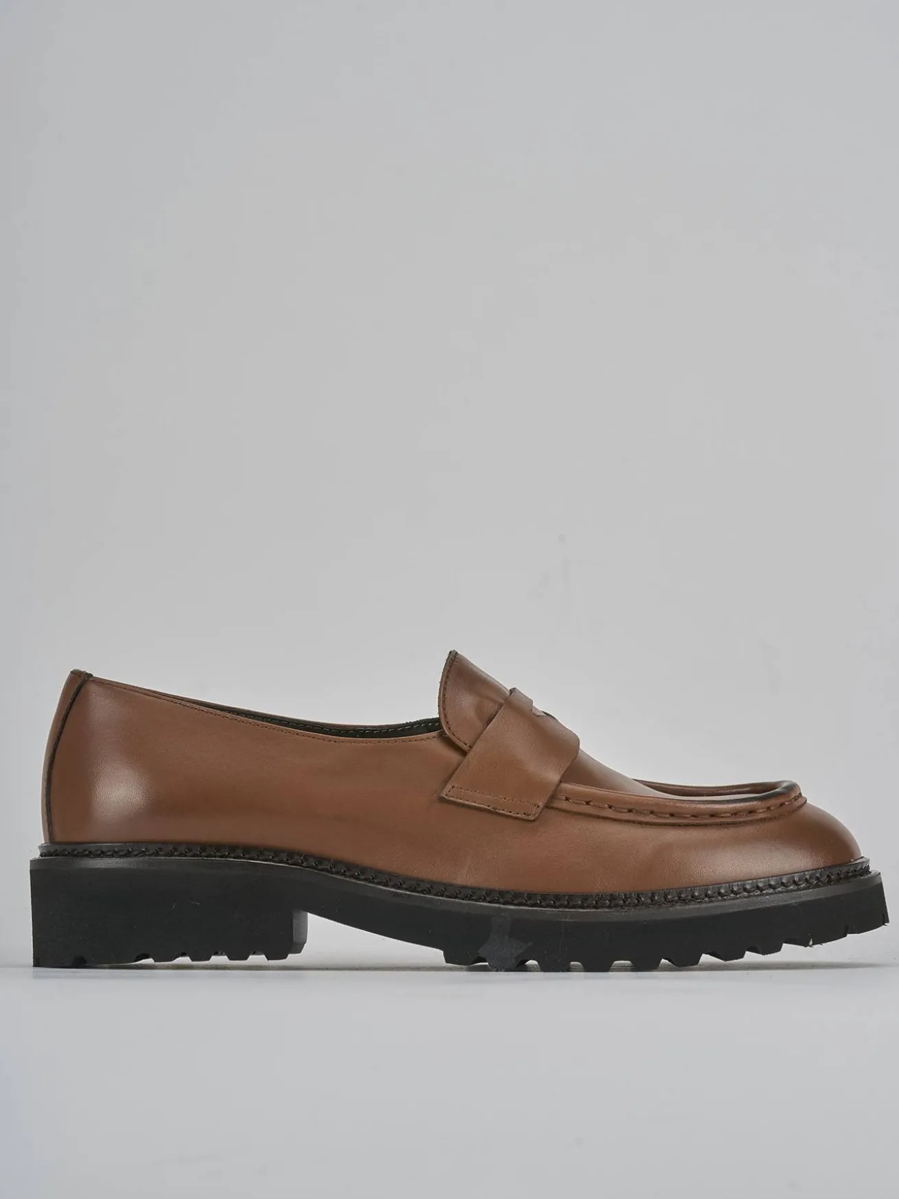 Mocassini tacco 2cm pelle marrone