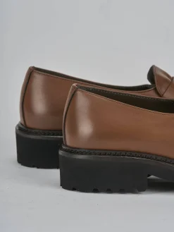 Mocassini tacco 2cm pelle marrone