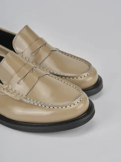 Mocassini tacco 2cm pelle beige