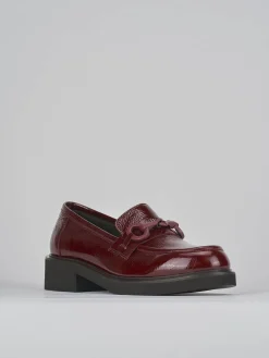 Mocassini tacco 3cm vernice bordo'