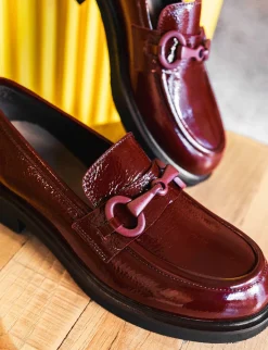 Mocassini tacco 3cm vernice bordo'