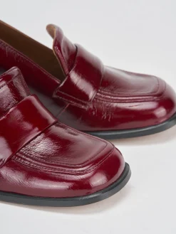 Mocassini tacco 8cm vernice bordo'