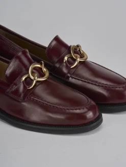 Mocassini tacco 2cm vernice bordo'