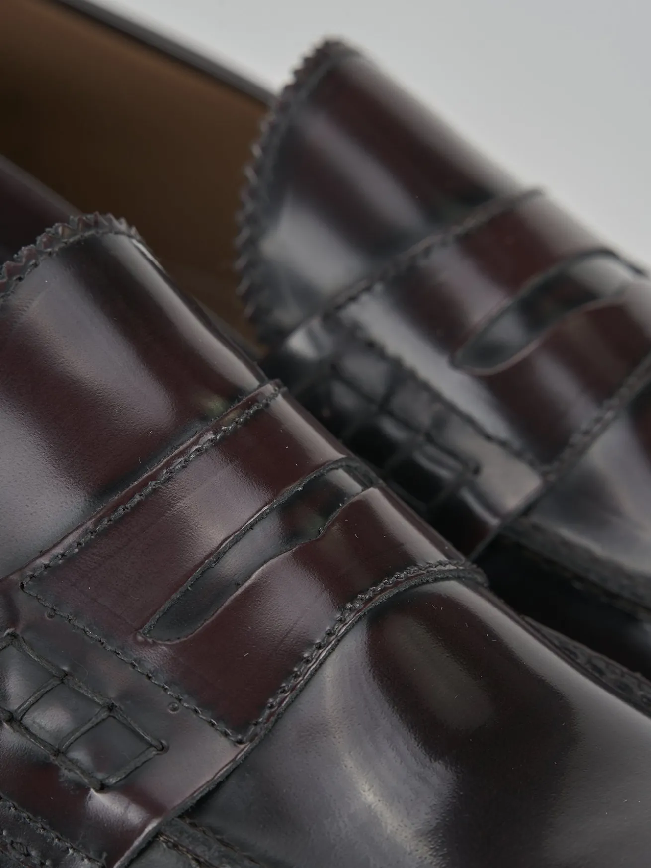 Mocassino tacco 2 cm bordo' pelle