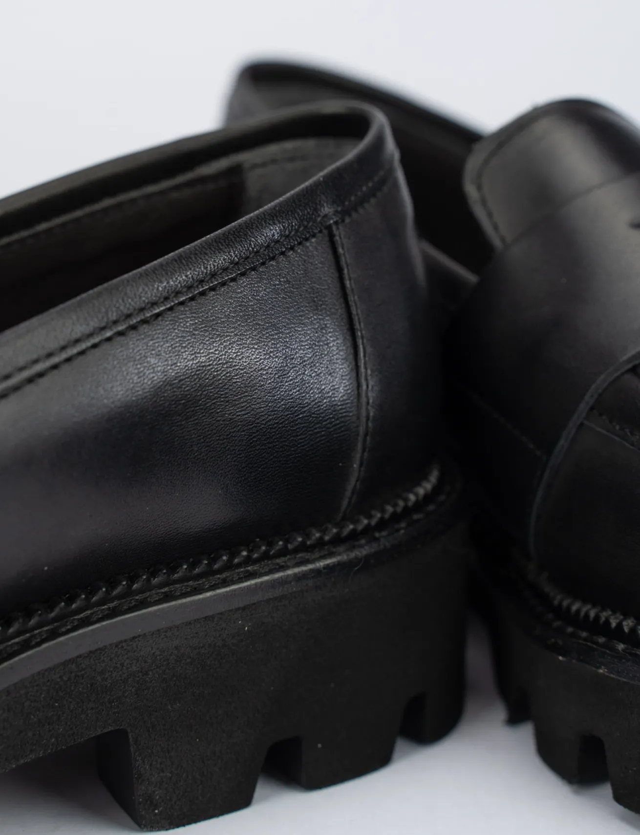 Mocassino tacco 2 cm nero pelle