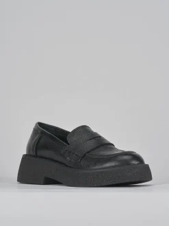 Mocassino tacco 2 cm nero pelle
