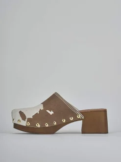 Sabot tacco 5 cm marrone camoscio