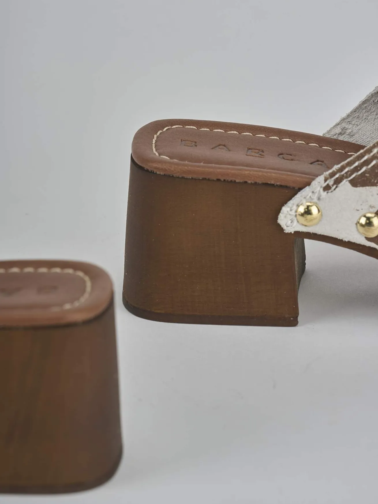 Sabot tacco 5 cm marrone camoscio