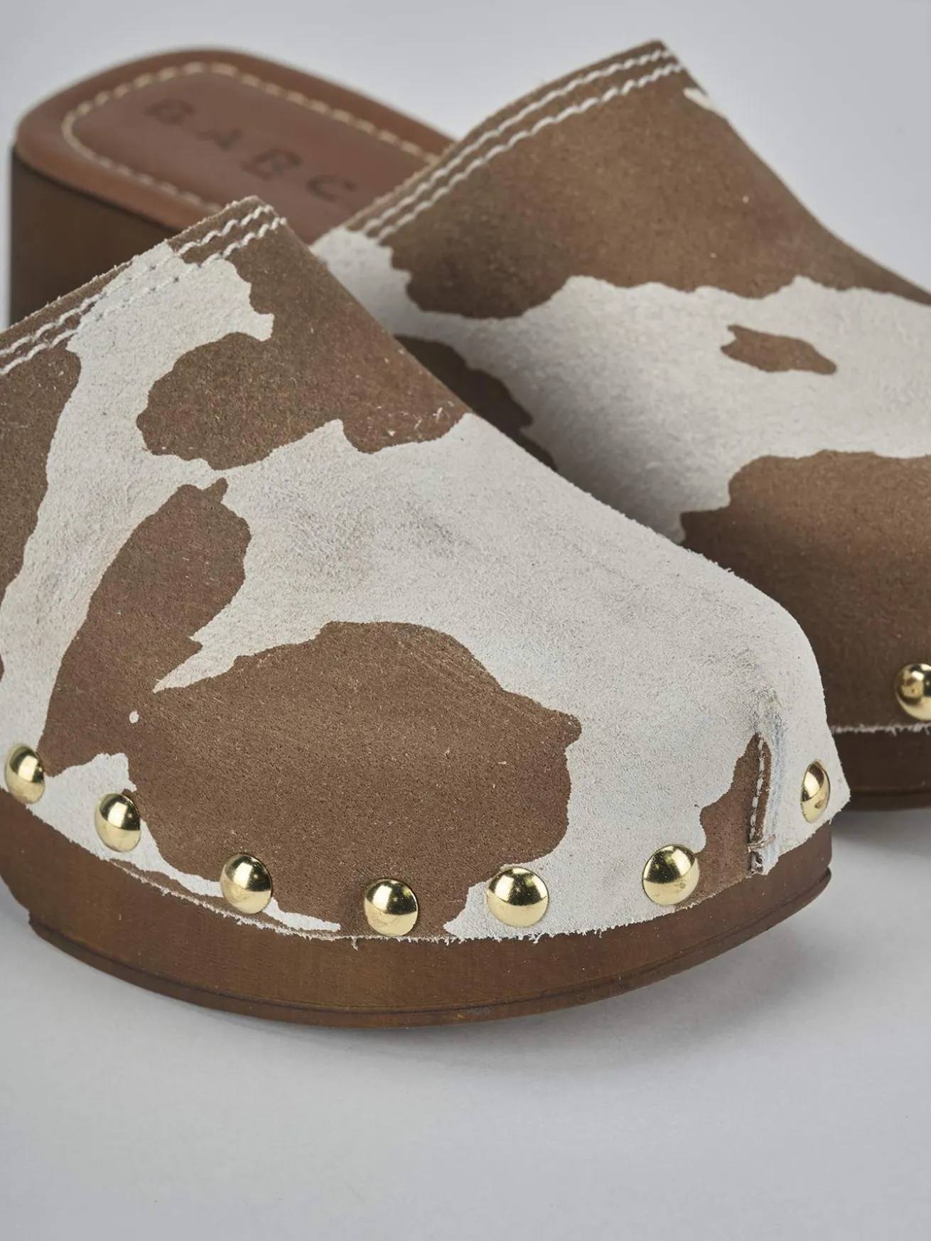 Sabot tacco 5 cm marrone camoscio