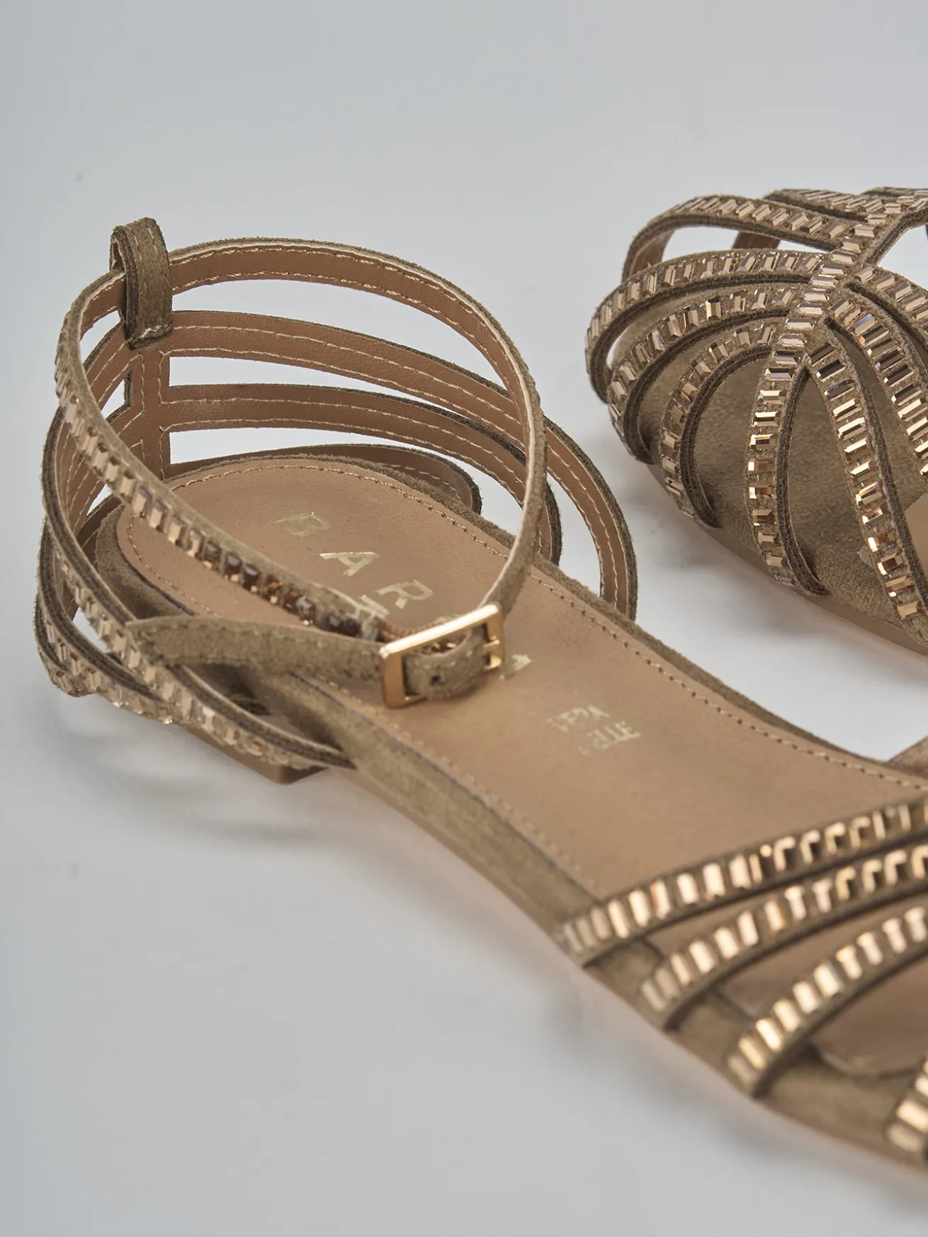 Sandali tacco 1cm camoscio sostenible beige