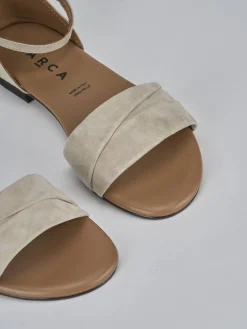 Sandali tacco 1cm camoscio beige