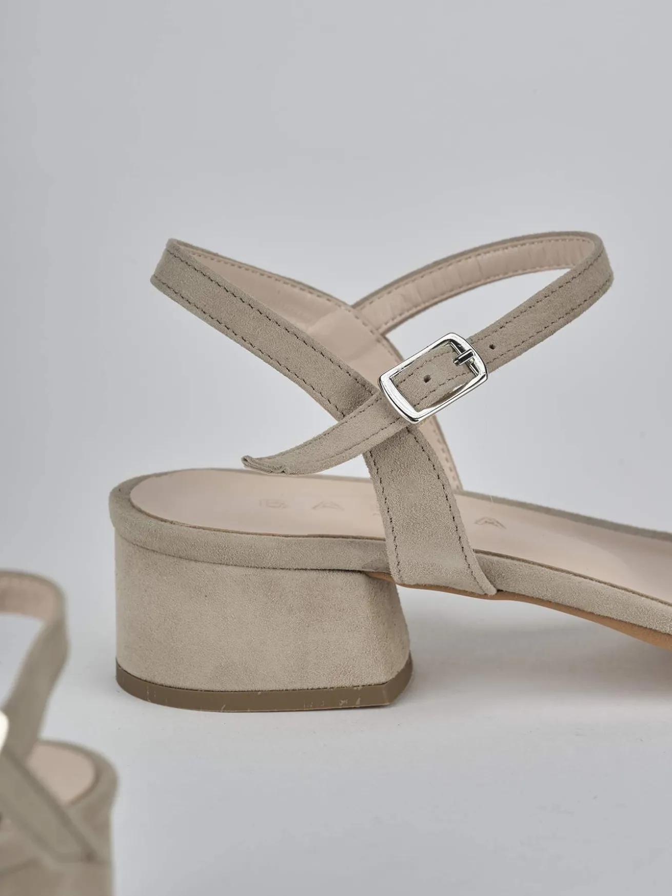 Sandali tacco 3cm camoscio beige
