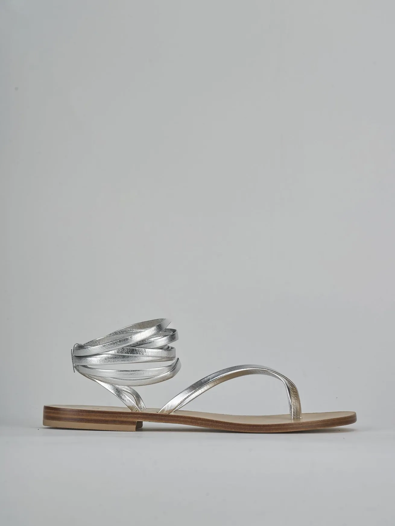 Sandali tacco 1cm laminato argento